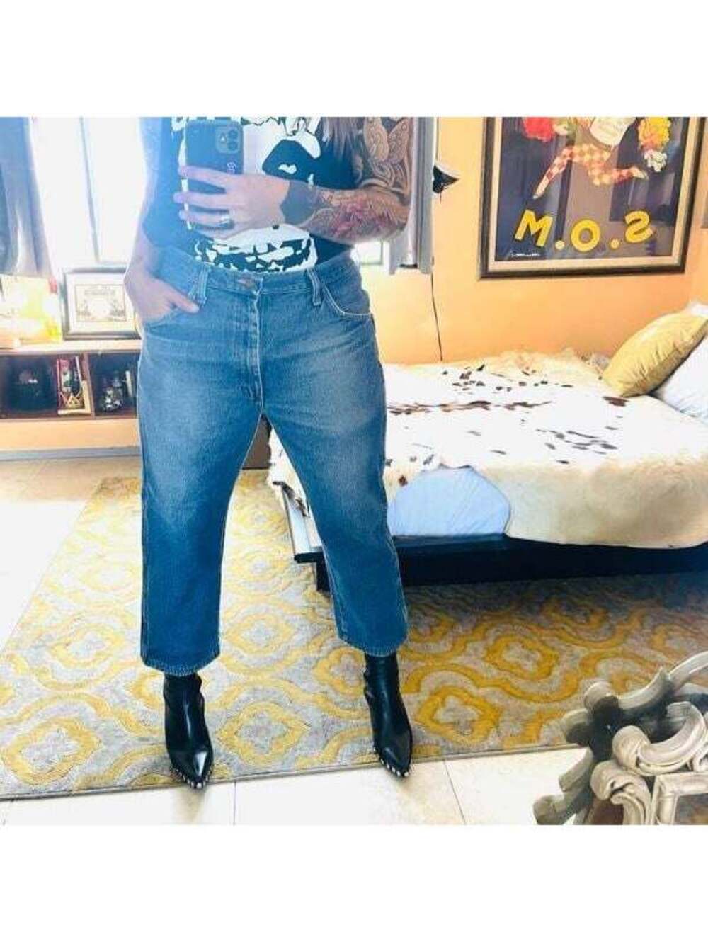 Vintage Wrangler High Waist Cropped Mom Jeans in Medium Blue Denim